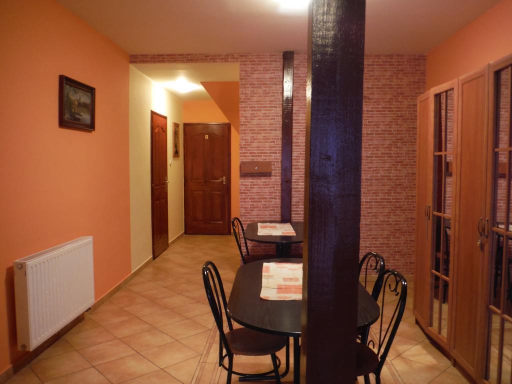 Kertvarosi Vendeghaz Orosháza Exterior foto