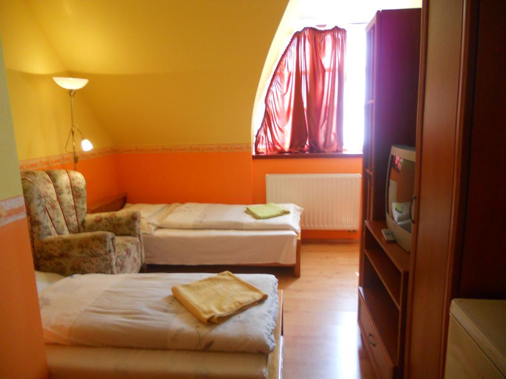 Kertvarosi Vendeghaz Orosháza Exterior foto